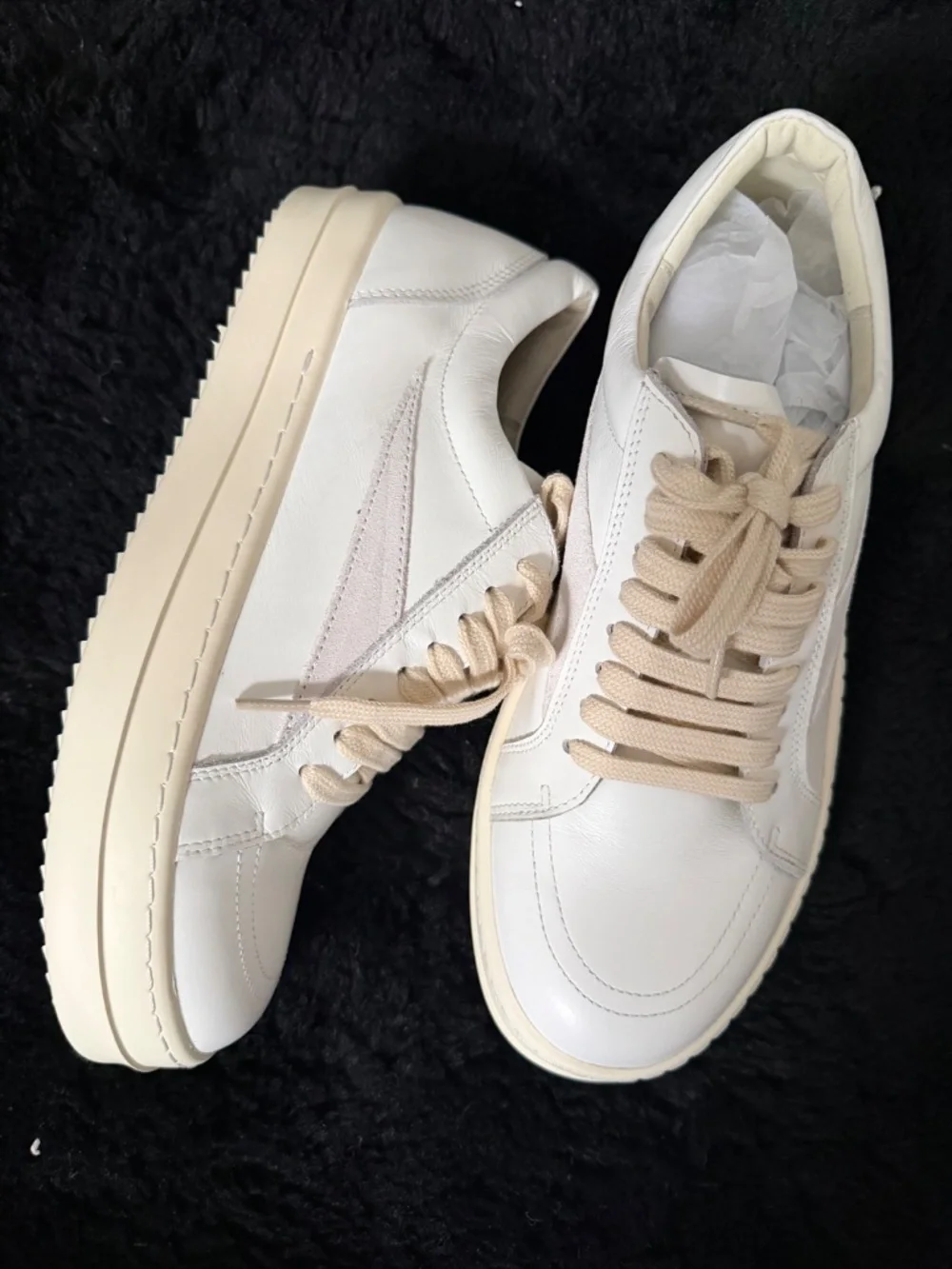 Designer sneaker